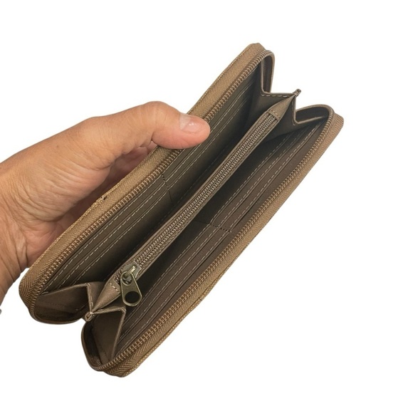 TROOP LONDON
ACCESSORIES CANVAS ZIP
AROUND WALLET PURSE - Picture 5 of 10